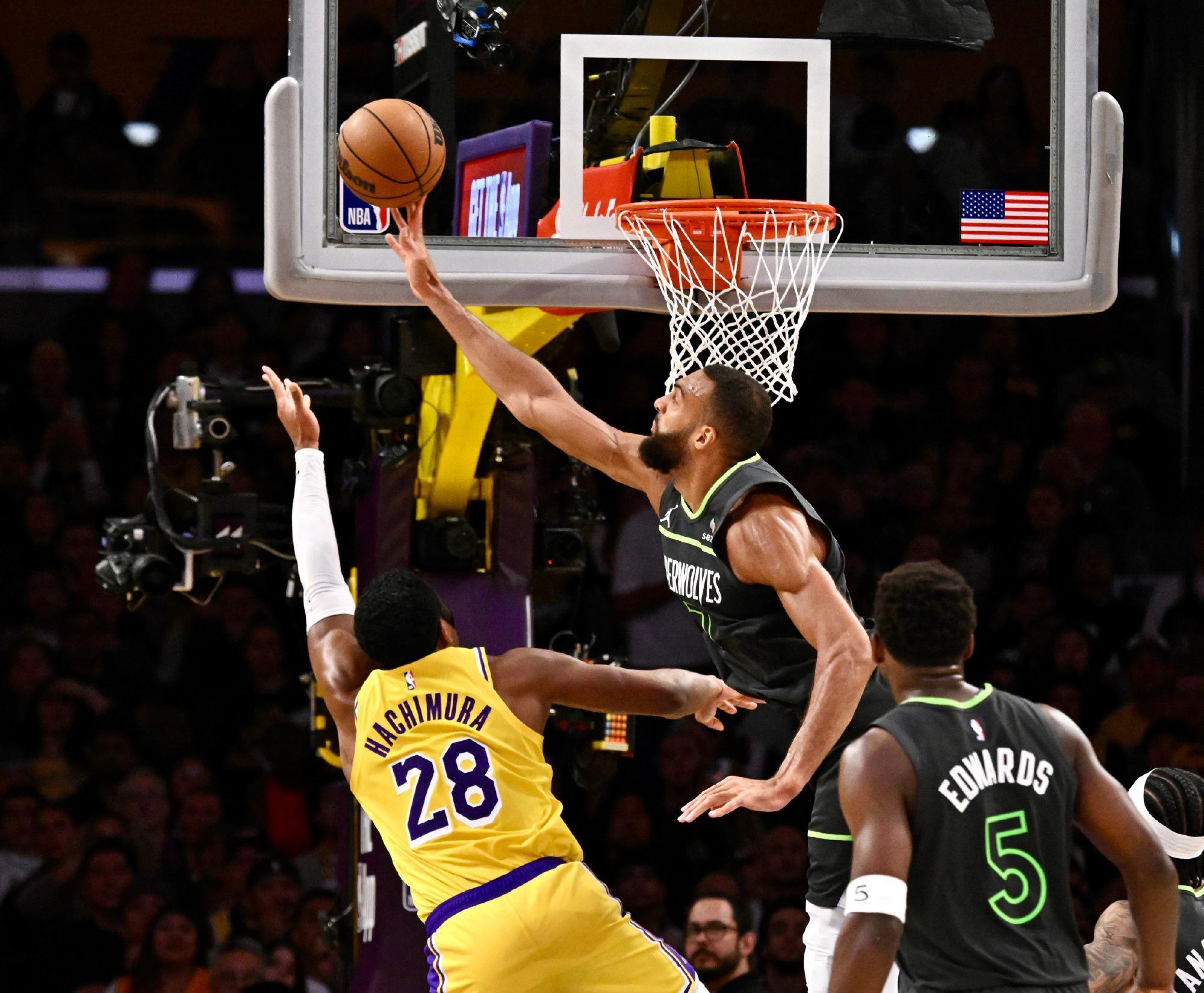 海斯加练外线投射引发思考 湖人阵容尚存短板 乐福或成詹皇理想搭档