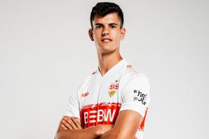 身价80万欧!官方:皇马20岁中场切玛加盟斯图加特 转会费300万欧