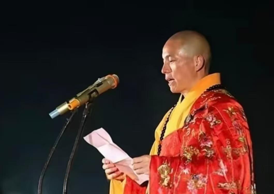 九游体育app-少林寺新方丈释印乐,上任仅一天,就被人扒出和美女大量的合照!