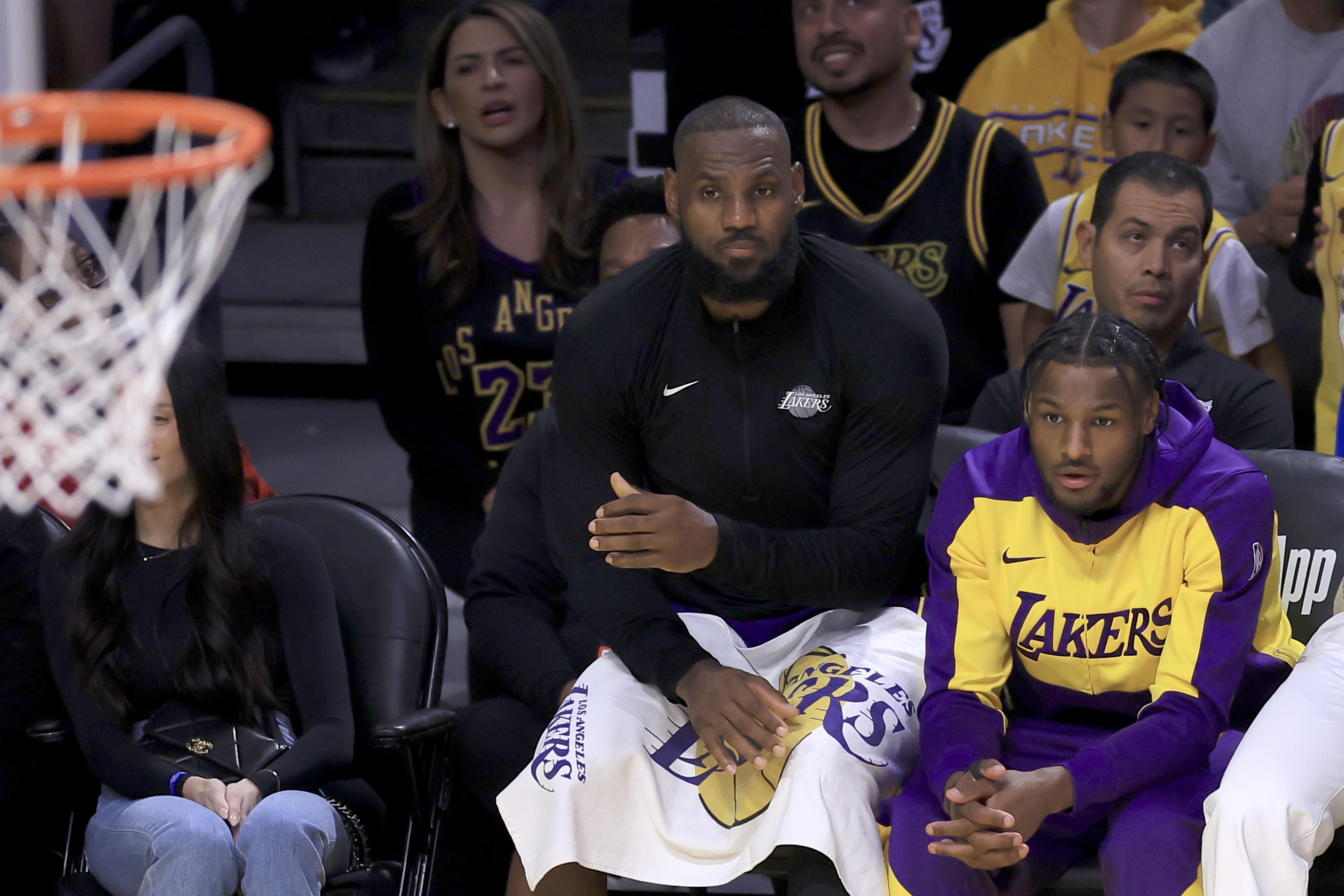 九游体育官网入口-巴爷谈詹姆斯与儿子同场竞技:无与伦比的体验 不敢想象这有多棒