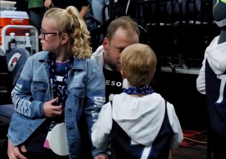 同样是对待球队老将，森林狼和快船的态度，却截然不同！