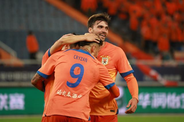 九游体育官网-对话泽卡：主场首秀气氛难以置信 想尽快打入首球