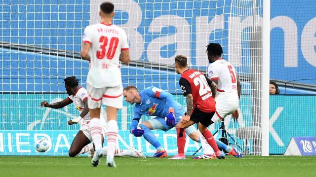 1725185070352070704.jpeg 九游体育app-2比0领先就不会踢,控不住场的勒沃库森失德甲金身