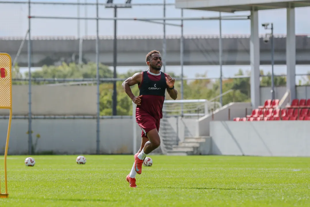 九游体育官网-中超转会动态：升班马连续4天官宣新援，上港接近敲定第5外援