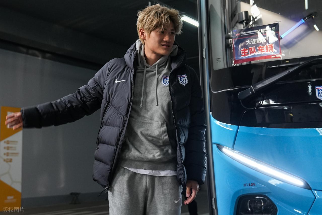 九游体育官网入口-大连球迷要笑醒了？有望再从上港撬走王牌新星，单赛季5球2助攻