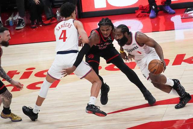 九游体育官网入口-梦回巅峰!昔日雷霆三少同天爆发,同砍25+带领球队赢下比赛