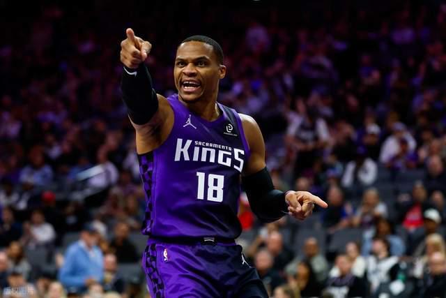 九游体育官网入口-梦回巅峰!昔日雷霆三少同天爆发,同砍25+带领球队赢下比赛