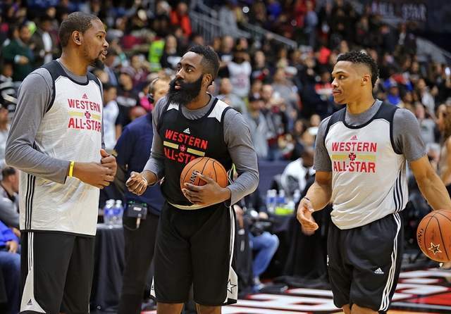 九游体育官网入口-梦回巅峰!昔日雷霆三少同天爆发,同砍25+带领球队赢下比赛