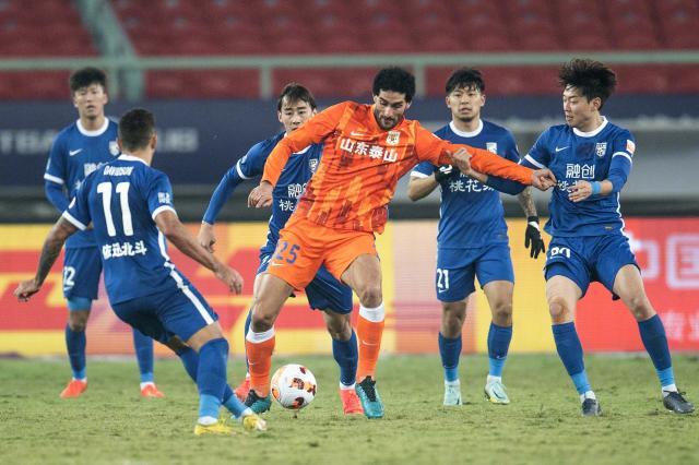 九游体育官网入口-郝伟不提保平争胜冒险变阵就为3分 泰山：已尽全力