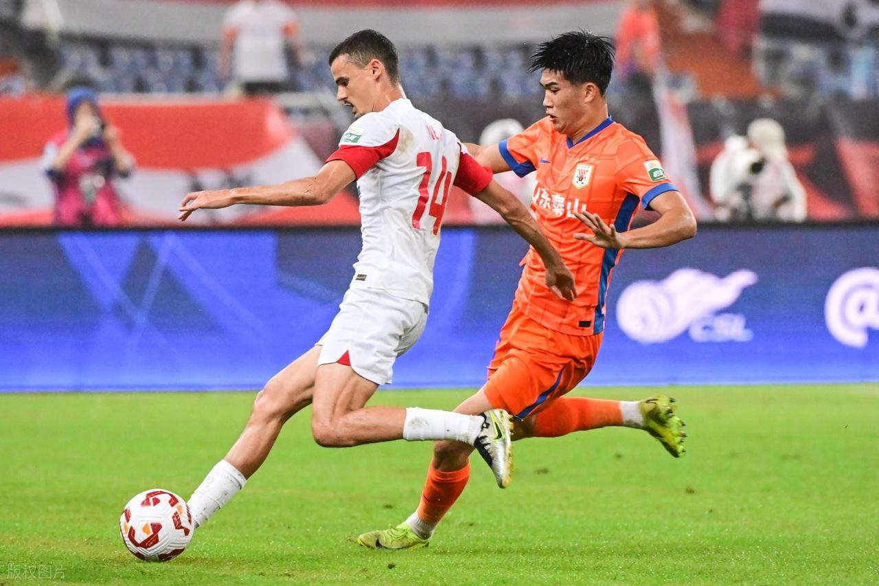 九游体育app-银哨阻梅开,铁血铸核心!后卫彭啸:山东泰山太子的U23封神之路