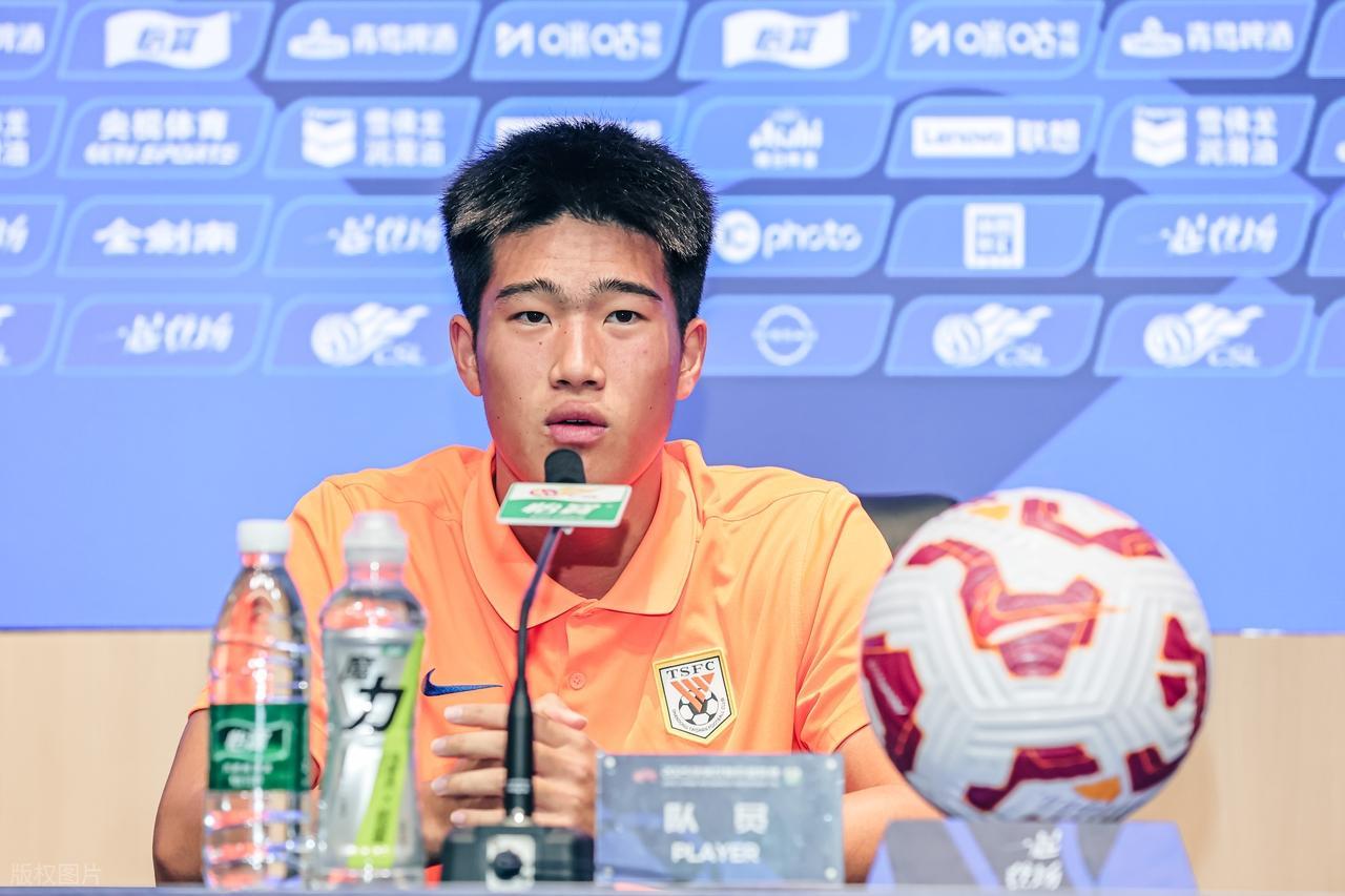 九游体育app-银哨阻梅开,铁血铸核心!后卫彭啸:山东泰山太子的U23封神之路