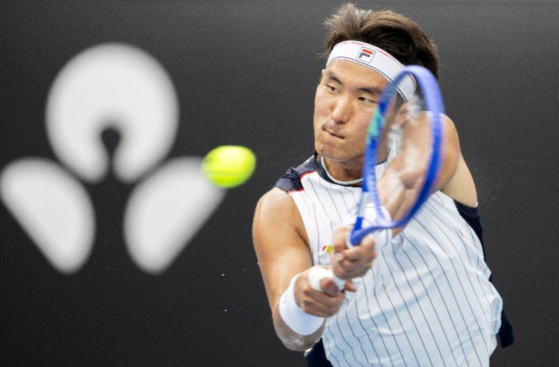 九游体育app-商竣程晋级澳网男单第二轮，袁悦不敌2号种子斯瓦泰克