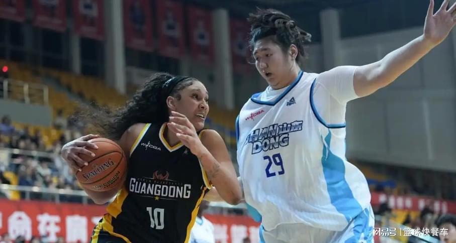 女篮霸主惨遭爆冷！14连胜被终结吞首败：张子宇轰10分3帽！